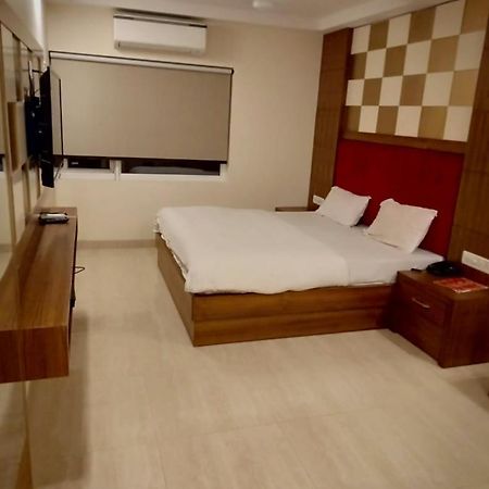 Hotel Avtar @New Delhi Railway Station ภายนอก รูปภาพ