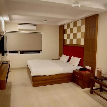 Hotel Avtar @New Delhi Railway Station ภายนอก รูปภาพ