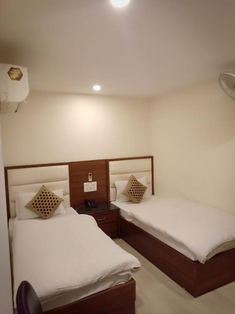 Hotel Avtar @New Delhi Railway Station ภายนอก รูปภาพ