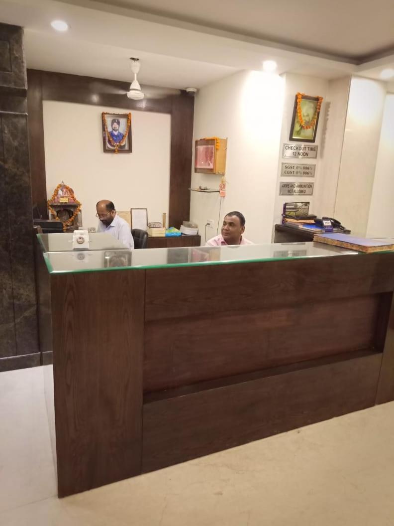 Hotel Avtar @New Delhi Railway Station ภายนอก รูปภาพ